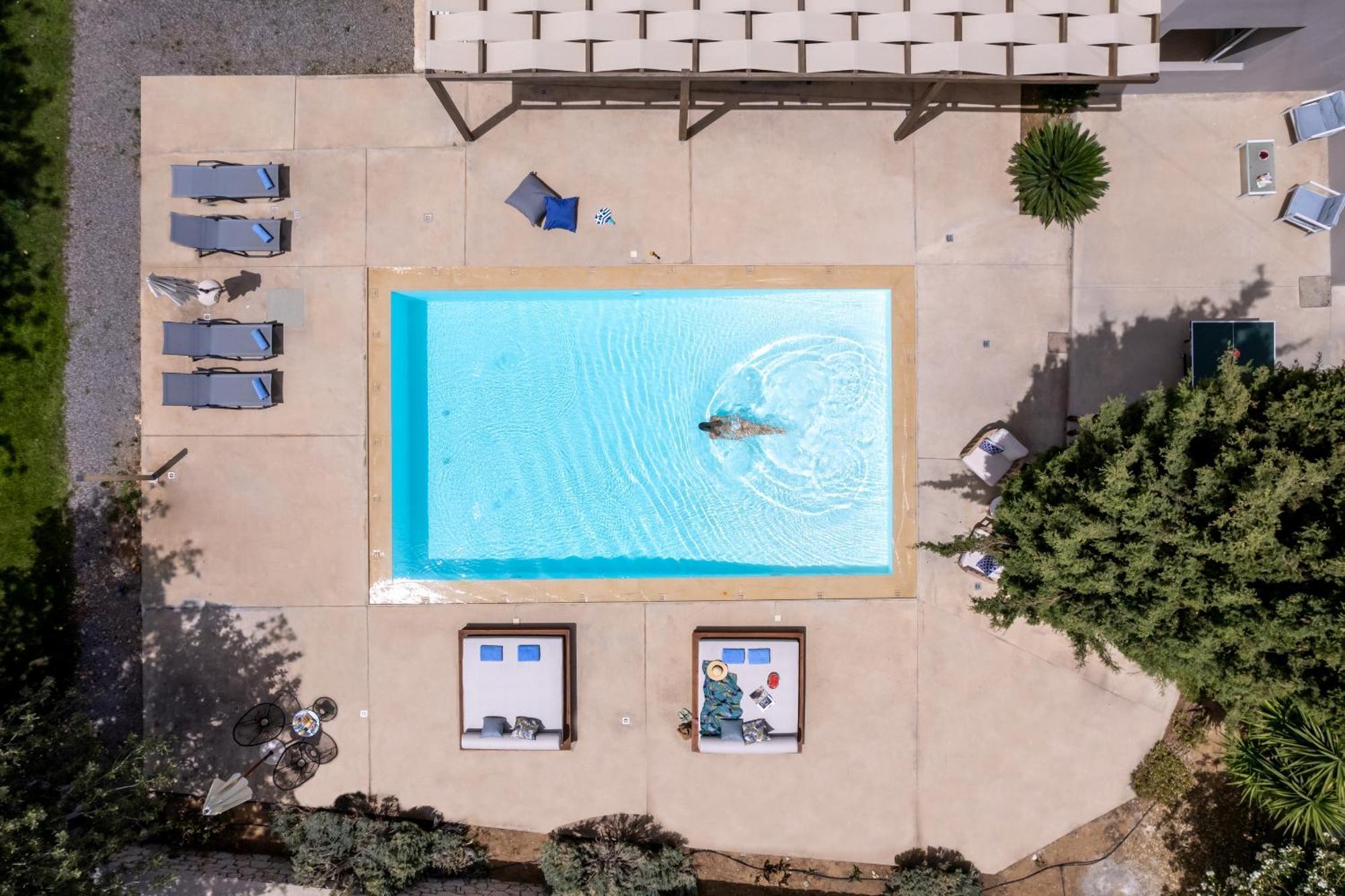 Villa Ellie - Heated Pool, Playground, Garden & Bbq! Vederoi Buitenkant foto