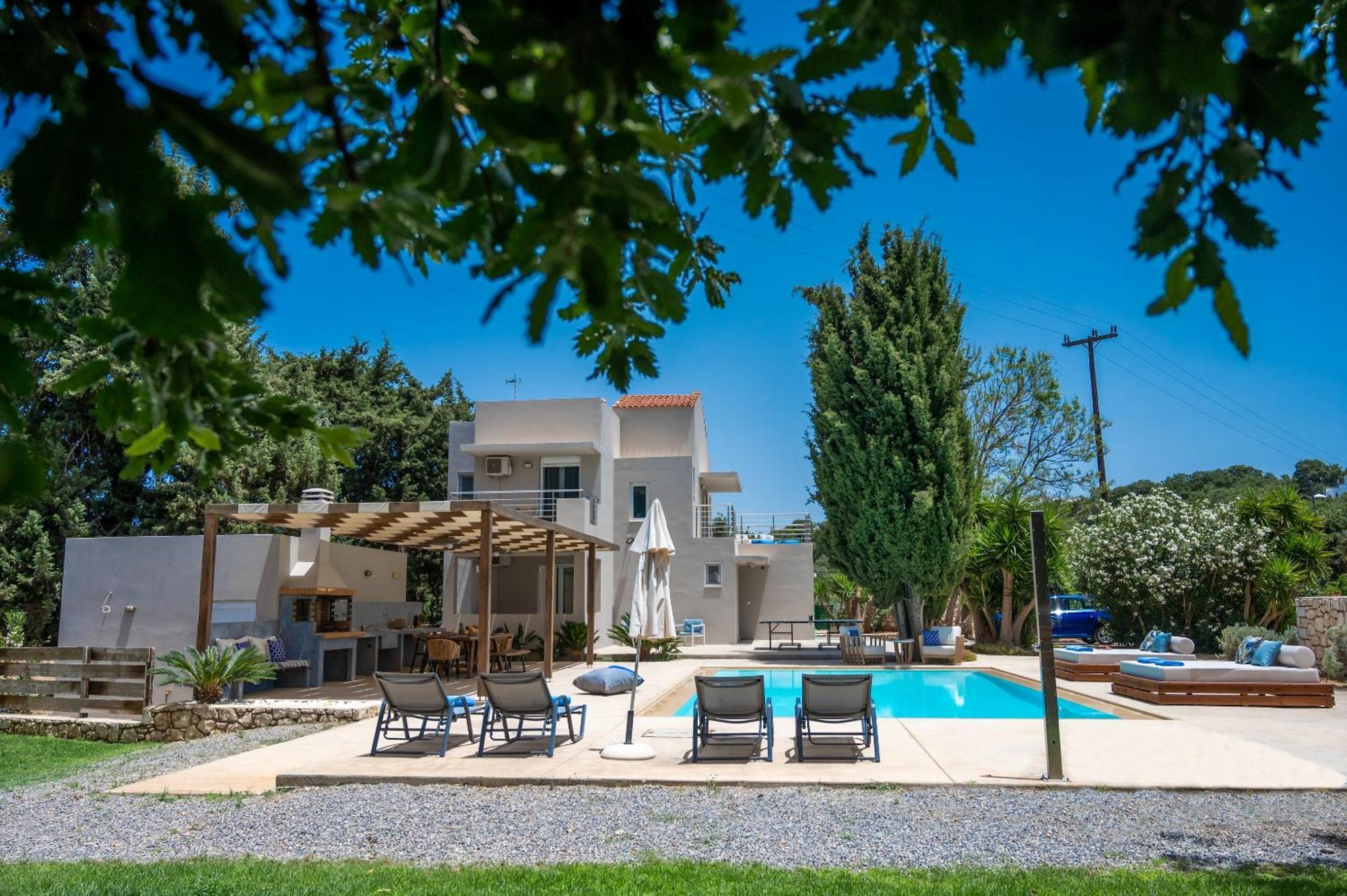 Villa Ellie - Heated Pool, Playground, Garden & Bbq! Vederoi Buitenkant foto