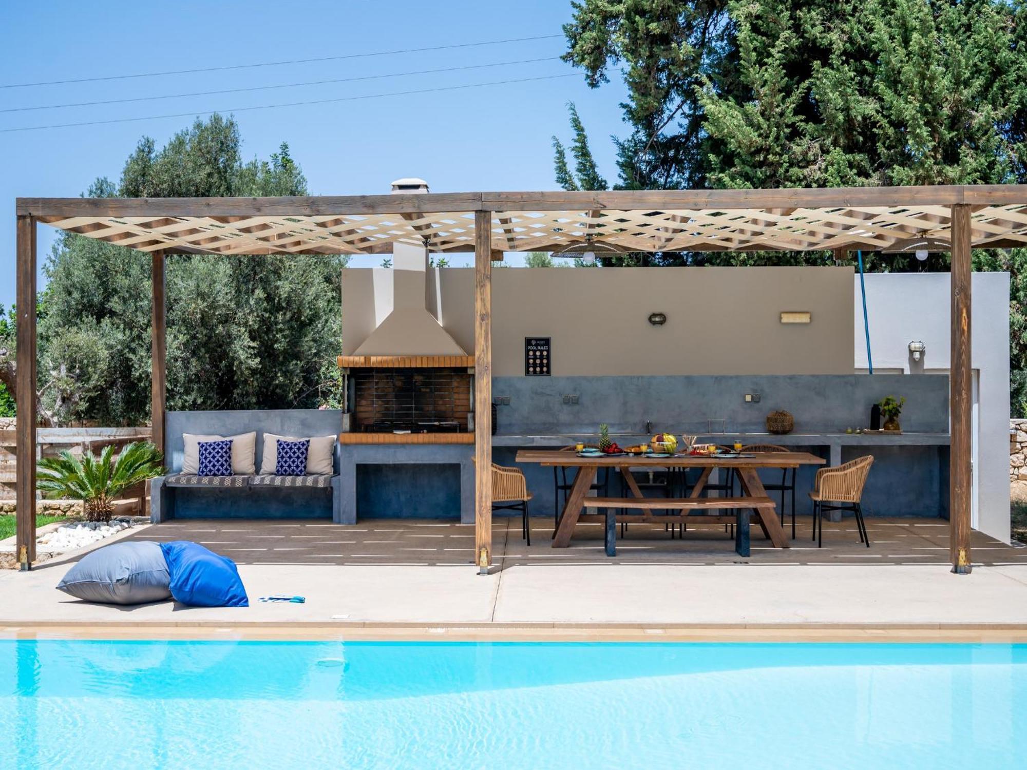 Villa Ellie - Heated Pool, Playground, Garden & Bbq! Vederoi Buitenkant foto