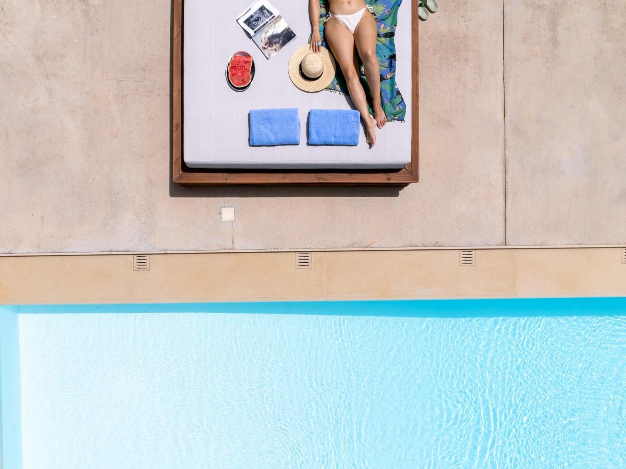 Villa Ellie - Heated Pool, Playground, Garden & Bbq! Vederoi Buitenkant foto