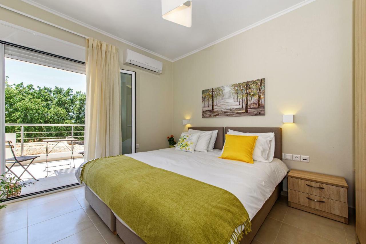 Villa Ellie - Heated Pool, Playground, Garden & Bbq! Vederoi Buitenkant foto