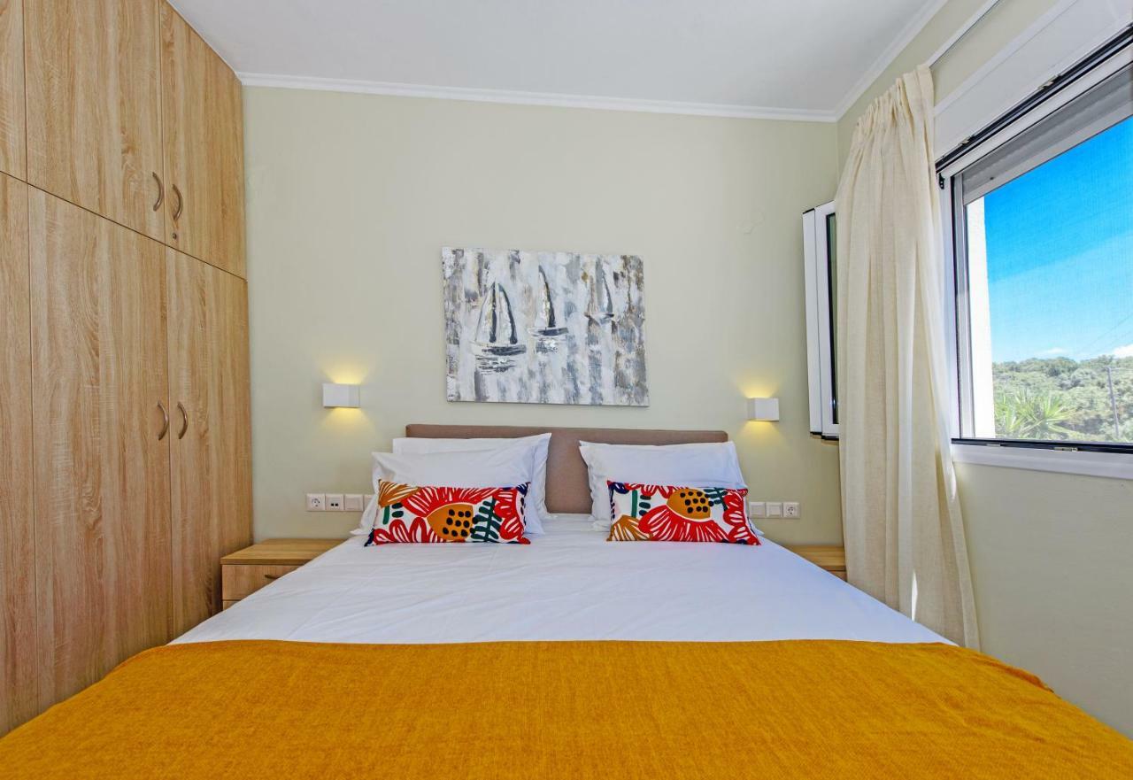 Villa Ellie - Heated Pool, Playground, Garden & Bbq! Vederoi Buitenkant foto